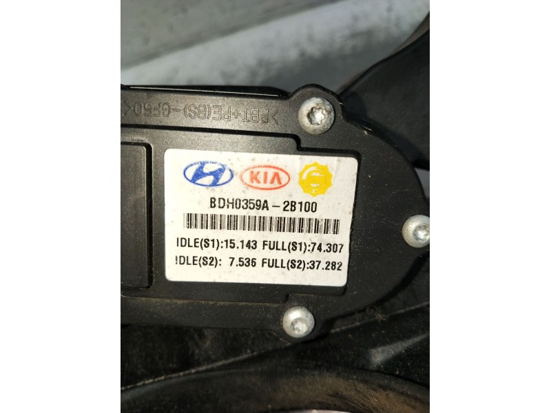 Recambio de potenciometro pedal para hyundai santa fé ii (cm) 2.2 crdi gls 4x4 referencia OEM IAM 327262B100 0359A2B100 BDH0359A