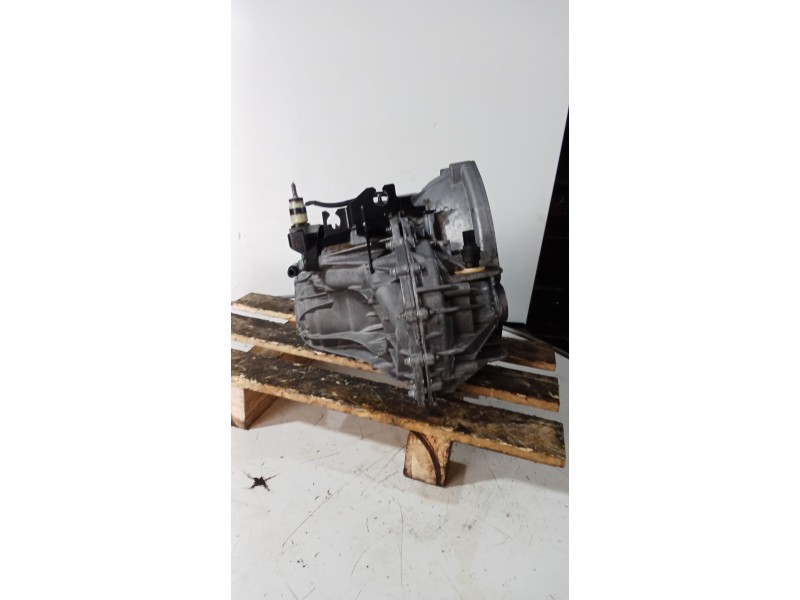 Recambio de caja cambios para nissan primastar furgoneta (x83) 2.0 dci 115 referencia OEM IAM PF6009 6v C006080