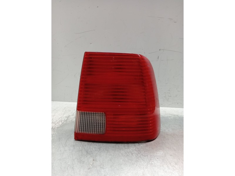 Recambio de piloto trasero derecho para volkswagen passat b5 (3b2) 1.9 tdi referencia OEM IAM   