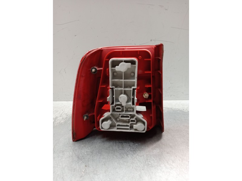 Recambio de piloto trasero derecho para volkswagen passat b5 (3b2) 1.9 tdi referencia OEM IAM   