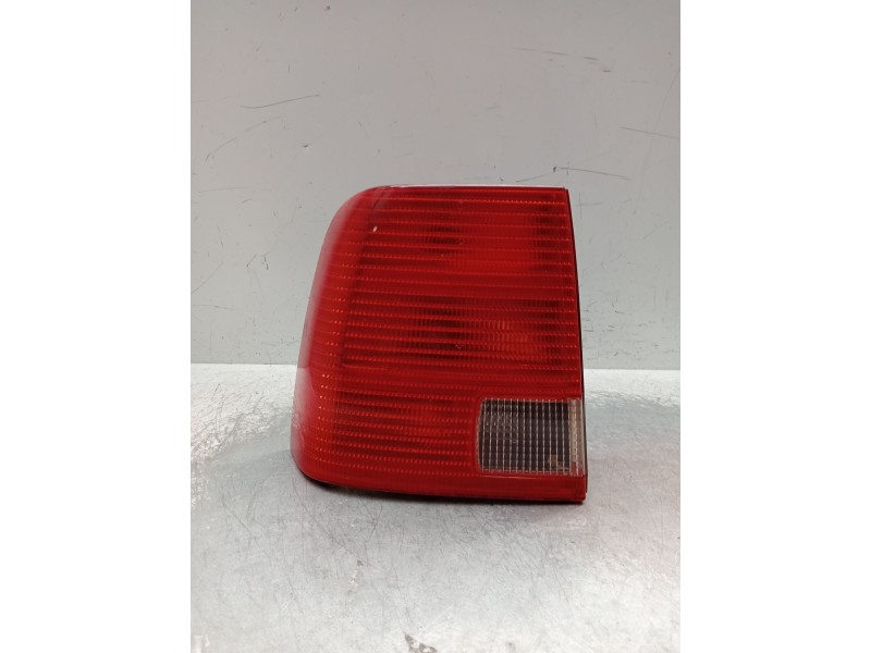 Recambio de piloto trasero izquierdo para volkswagen passat b5 (3b2) 1.9 tdi referencia OEM IAM   