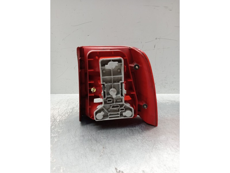 Recambio de piloto trasero izquierdo para volkswagen passat b5 (3b2) 1.9 tdi referencia OEM IAM   