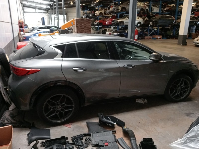 infiniti q30 del año 2016