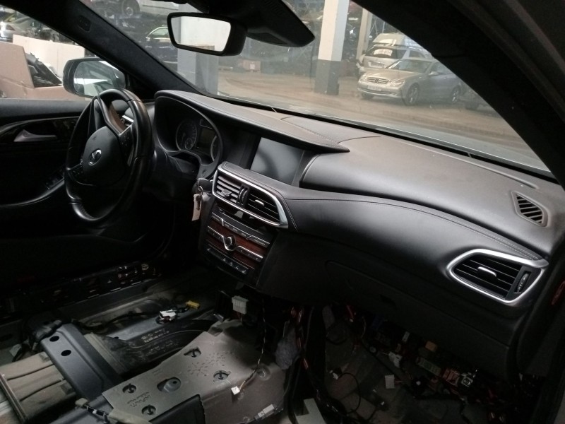 infiniti q30 del año 2016