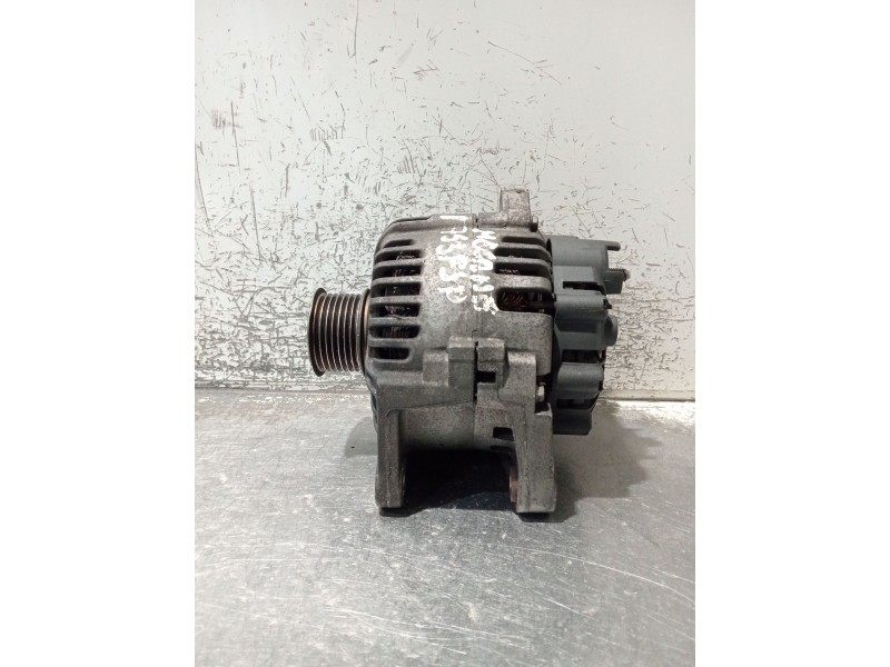 Recambio de alternador para renault megane ii station wagon (km0/1_) 1.9 dci referencia OEM IAM 8200410671 2543207D 