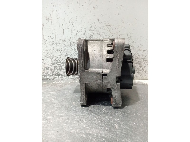 Recambio de alternador para renault megane ii station wagon (km0/1_) 1.9 dci referencia OEM IAM 8200410671 2543207D 