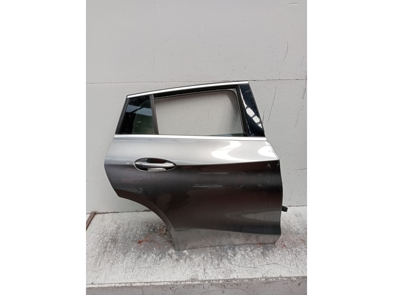 Recambio de puerta trasera derecha para infiniti q30 2.2 d referencia OEM IAM  5P 
