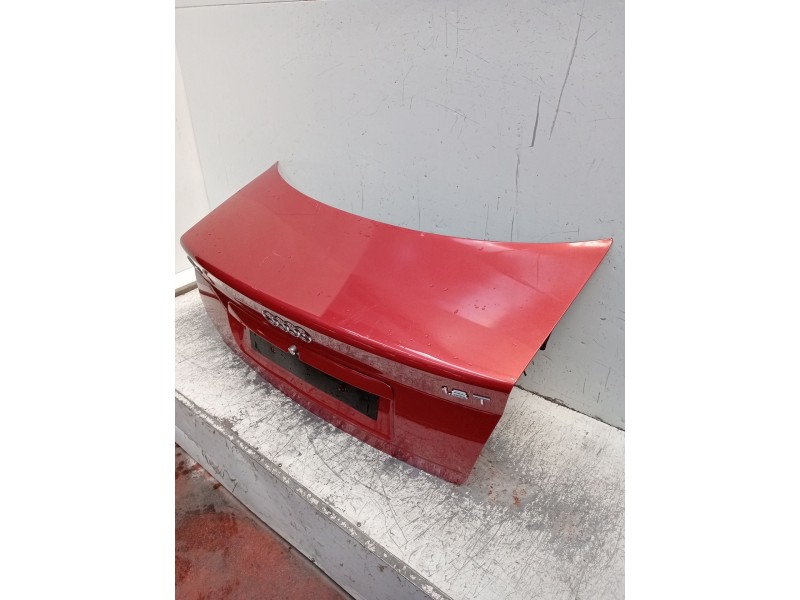 Recambio de tapa maletero para audi a4 b5 (8d2) 1.8 t referencia OEM IAM  4P 