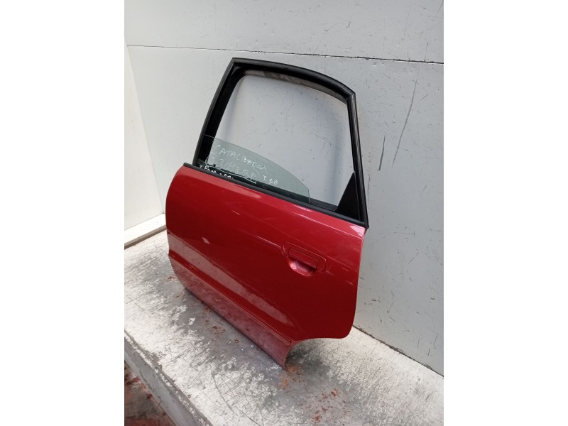 Recambio de puerta trasera izquierda para audi a4 b5 (8d2) 1.8 t referencia OEM IAM  4P 