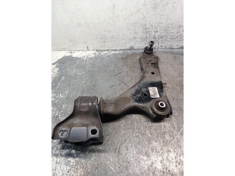 Recambio de brazo suspension inferior delantero izquierdo para jaguar e-pace (x540) 2.0 d180 awd referencia OEM IAM J9C3-3A053-A