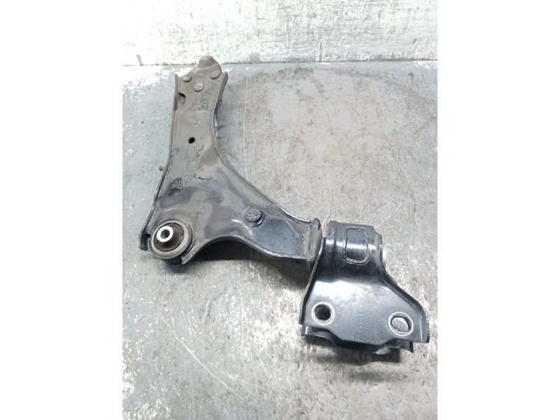 Recambio de brazo suspension inferior delantero izquierdo para jaguar e-pace (x540) 2.0 d180 awd referencia OEM IAM J9C3-3A053-A
