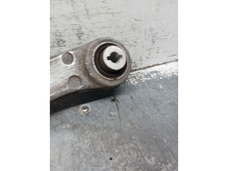 Recambio de brazo suspension inferior trasero izquierdo para jaguar e-pace (x540) 2.0 d180 awd referencia OEM IAM   