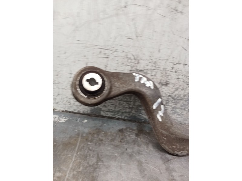 Recambio de brazo suspension inferior trasero izquierdo para jaguar e-pace (x540) 2.0 d180 awd referencia OEM IAM   