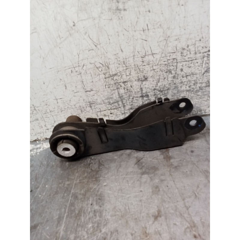 Recambio de brazo suspension inferior trasero izquierdo para jaguar e-pace (x540) 2.0 d180 awd referencia OEM IAM J9C35K832AA  