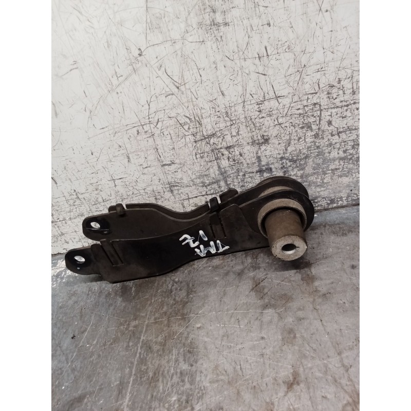 Recambio de brazo suspension inferior trasero izquierdo para jaguar e-pace (x540) 2.0 d180 awd referencia OEM IAM J9C35K832AA  