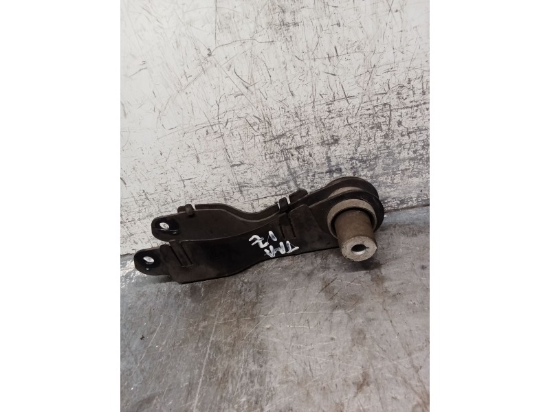 Recambio de brazo suspension inferior trasero izquierdo para jaguar e-pace (x540) 2.0 d180 awd referencia OEM IAM J9C35K832AA  