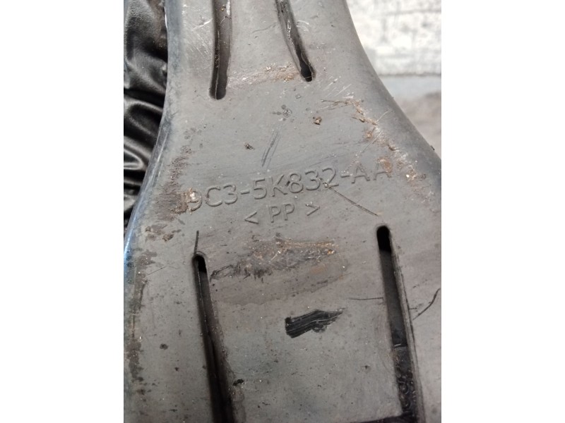 Recambio de brazo suspension inferior trasero izquierdo para jaguar e-pace (x540) 2.0 d180 awd referencia OEM IAM J9C35K832AA  