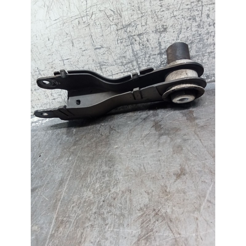 Recambio de brazo suspension inferior trasero derecho para jaguar e-pace (x540) 2.0 d180 awd referencia OEM IAM J9C35K832AA  