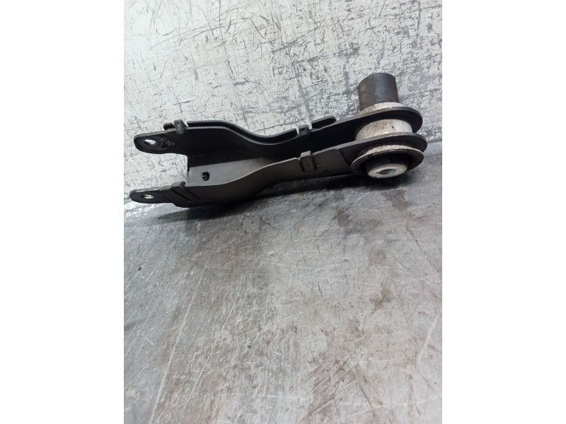 Recambio de brazo suspension inferior trasero derecho para jaguar e-pace (x540) 2.0 d180 awd referencia OEM IAM J9C35K832AA  