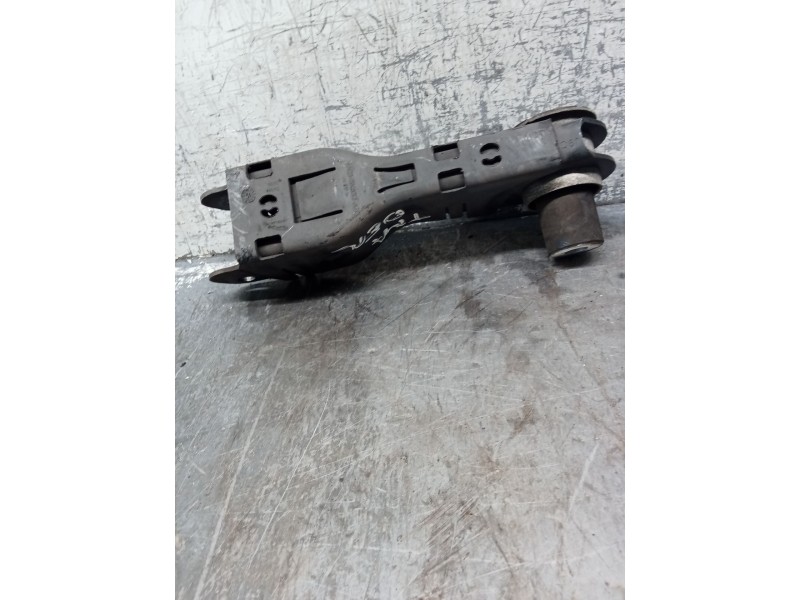 Recambio de brazo suspension inferior trasero derecho para jaguar e-pace (x540) 2.0 d180 awd referencia OEM IAM J9C35K832AA  