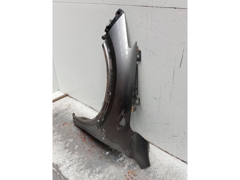 Recambio de aleta delantera izquierda para infiniti q30 2.2 d referencia OEM IAM   