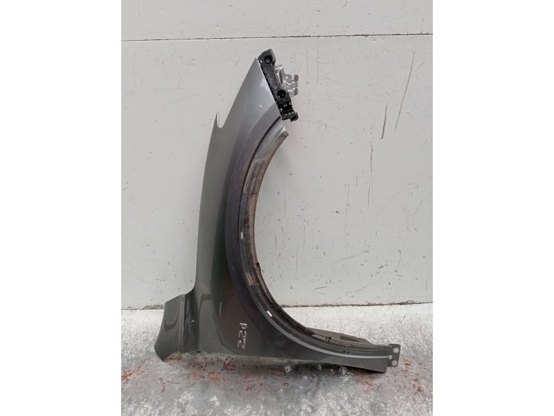 Recambio de aleta delantera derecha para infiniti q30 2.2 d referencia OEM IAM   