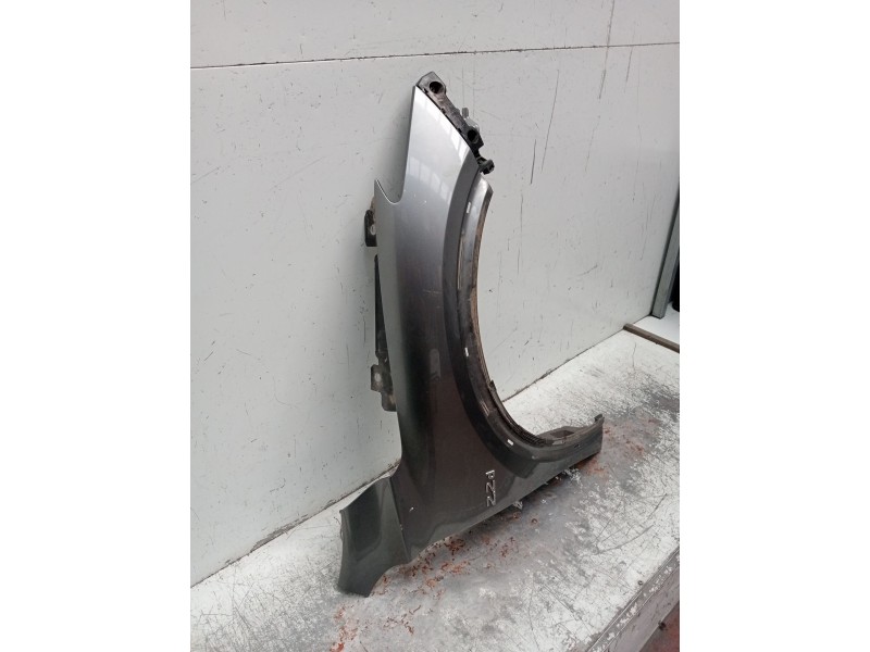 Recambio de aleta delantera derecha para infiniti q30 2.2 d referencia OEM IAM   