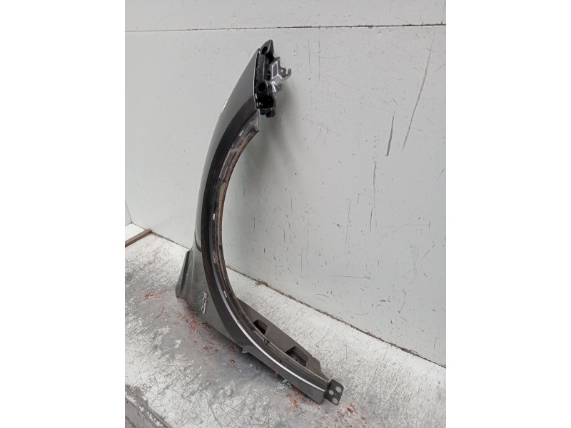 Recambio de aleta delantera derecha para infiniti q30 2.2 d referencia OEM IAM   