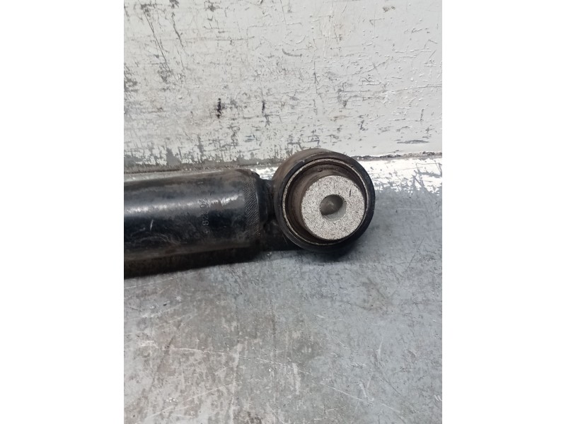 Recambio de amortiguador trasero derecho para jaguar e-pace (x540) 2.0 d180 awd referencia OEM IAM GK7218A116  