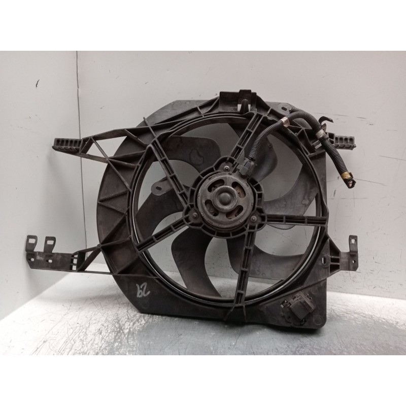 Recambio de electroventilador para nissan primastar furgoneta (x83) 2.0 dci 115 referencia OEM IAM 8200409469 93854112 1831984