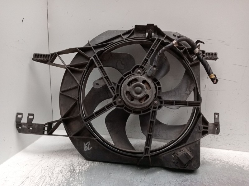 Recambio de electroventilador para nissan primastar furgoneta (x83) 2.0 dci 115 referencia OEM IAM 8200409469 93854112 1831984