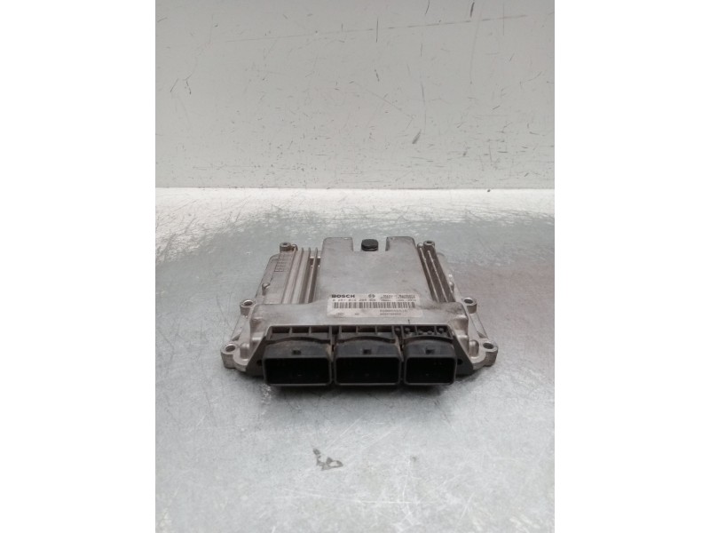 Recambio de centralita motor uce para nissan primastar furgoneta (x83) 2.0 dci 115 referencia OEM IAM 0281014208 8200666516 1039
