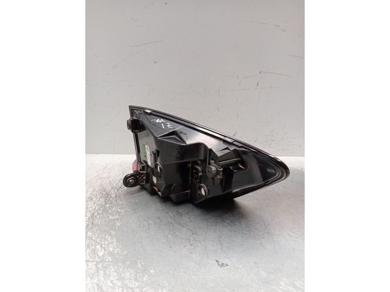 Recambio de piloto trasero izquierdo para bmw x1/ix1 u11 x1 sdrive18d referencia OEM IAM H3946535109 F03861000F 