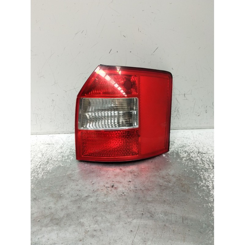 Recambio de piloto trasero derecho para audi a4 b6 avant (8e5) 2.5 tdi quattro referencia OEM IAM 8E9945096  