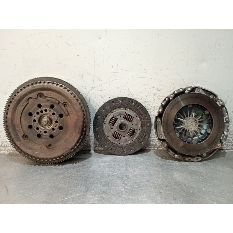 Recambio de kit embrague para mercedes-benz clase c (w203) c 200 cdi (203.007) referencia OEM IAM 323056310  