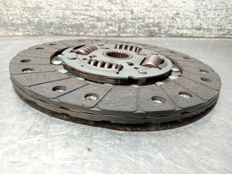 Recambio de kit embrague para mercedes-benz clase c (w203) c 200 cdi (203.007) referencia OEM IAM 323056310  