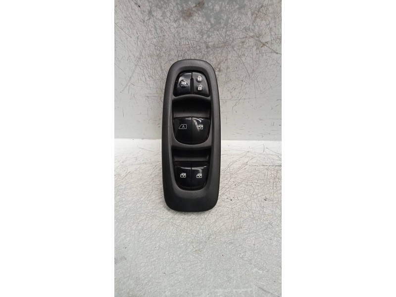 Recambio de mando elevalunas delantero derecho para renault kadjar experience referencia OEM IAM 254011766R  