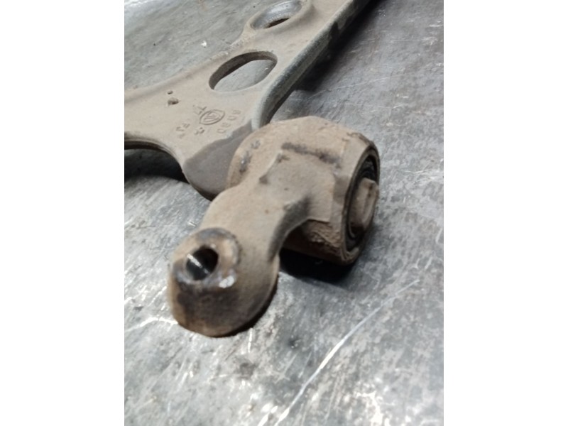 Recambio de brazo suspension inferior delantero izquierdo para peugeot expert (224_) 2.0 hdi referencia OEM IAM   