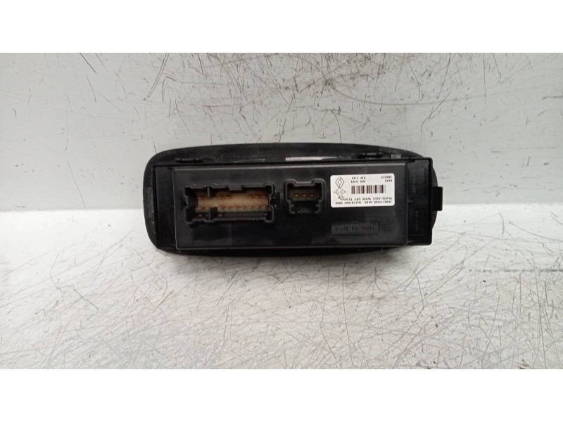 Recambio de mando elevalunas delantero derecho para renault kadjar experience referencia OEM IAM 254011766R  