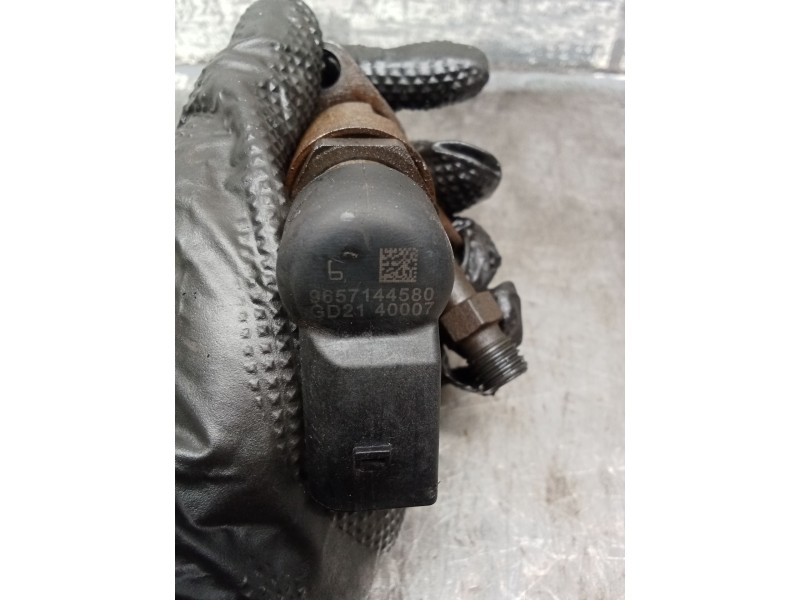 Recambio de inyector para ford mondeo iv turnier (ba7) 2.0 tdci referencia OEM IAM 9657144580  