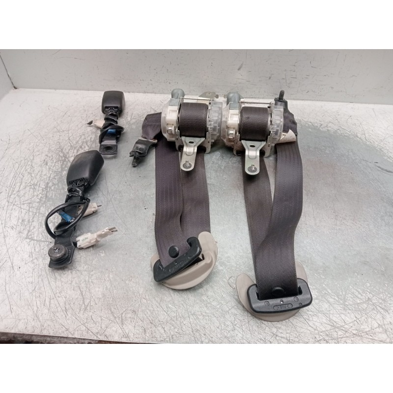 Recambio de juego cinturones delantero para subaru legacy iv (bl) 2.0 d awd (bld) referencia OEM IAM  4P 