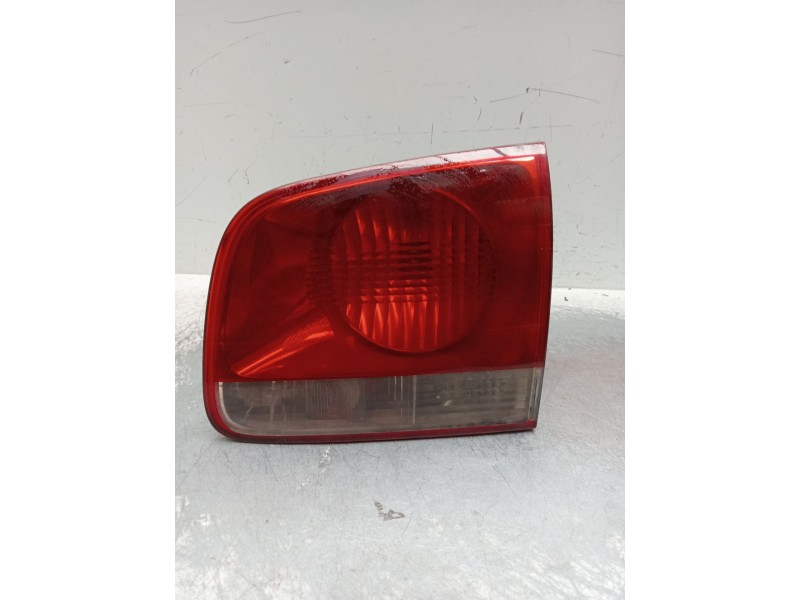 Recambio de piloto trasero derecho interior para volkswagen touareg (7la, 7l6, 7l7) 5.0 v10 tdi referencia OEM IAM   