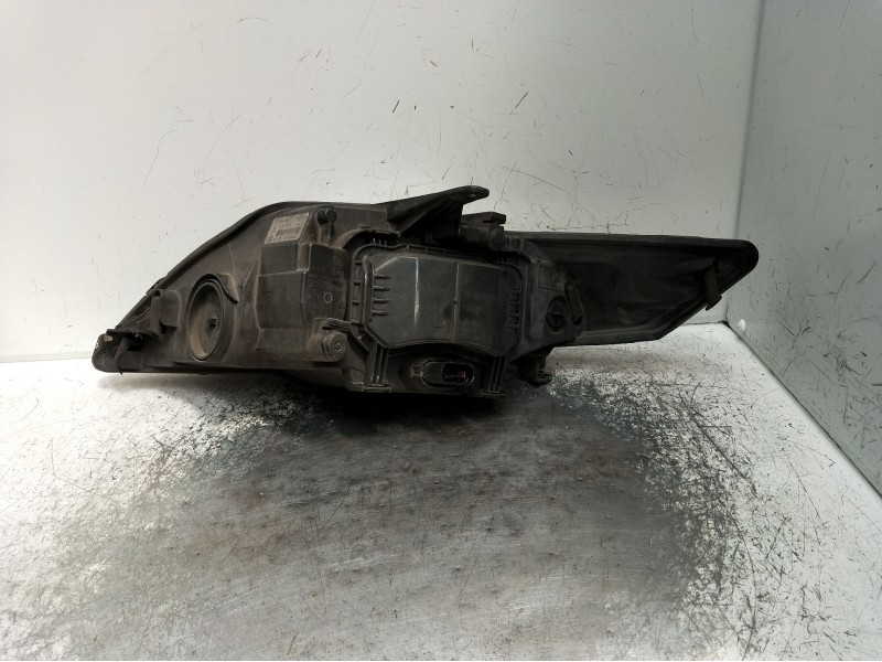 Recambio de faro derecho para ford mondeo iv turnier (ba7) 2.0 tdci referencia OEM IAM 7S7113100AG  