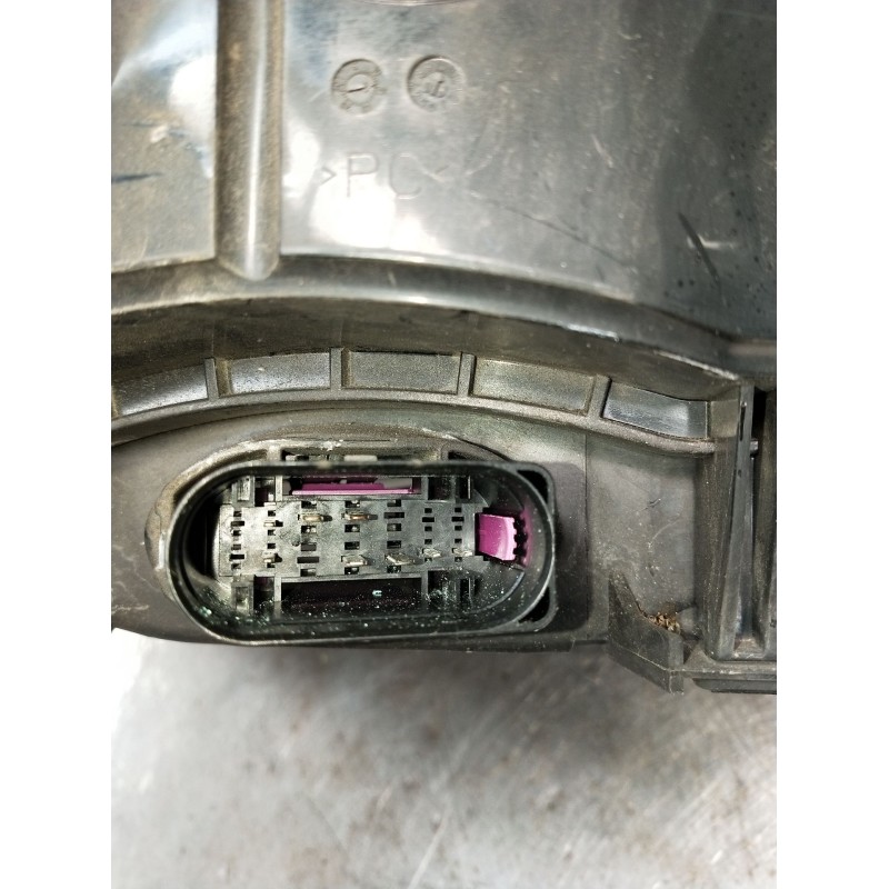 Recambio de faro derecho para ford mondeo iv turnier (ba7) 2.0 tdci referencia OEM IAM 7S7113100AG  