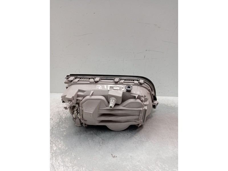 Recambio de faro izquierdo para mercedes-benz clase c (w202) c 250 d (202.125) referencia OEM IAM 085283  