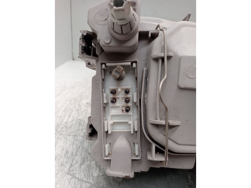 Recambio de faro izquierdo para mercedes-benz clase c (w202) c 250 d (202.125) referencia OEM IAM 085283  