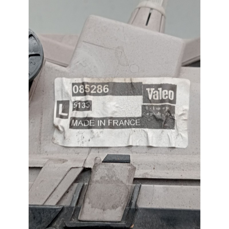 Recambio de faro izquierdo para mercedes-benz clase c (w202) c 250 d (202.125) referencia OEM IAM 085283  