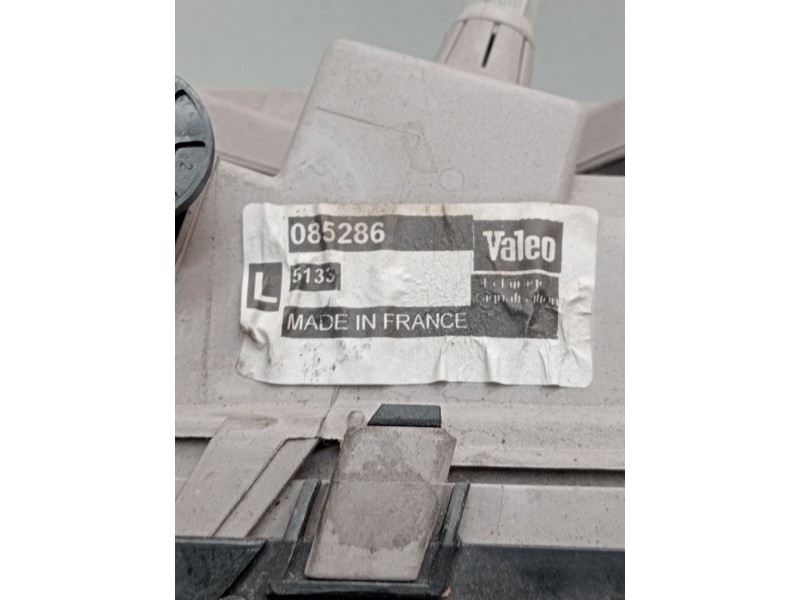 Recambio de faro izquierdo para mercedes-benz clase c (w202) c 250 d (202.125) referencia OEM IAM 085283  