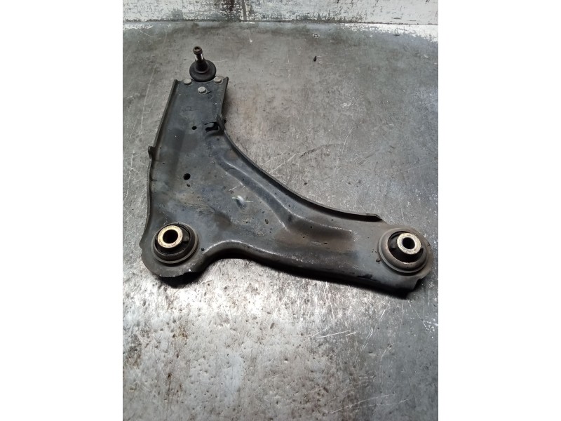 Recambio de brazo suspension inferior delantero derecho para renault laguna ii grandtour (kg0/1_) 1.9 dci (kg1v) referencia OEM 