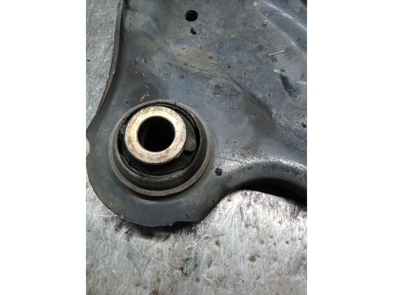 Recambio de brazo suspension inferior delantero derecho para renault laguna ii grandtour (kg0/1_) 1.9 dci (kg1v) referencia OEM 